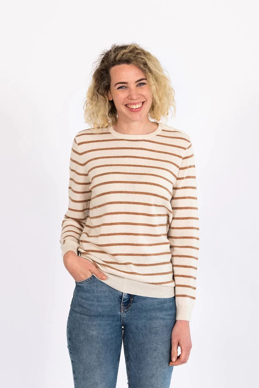 Hot Bow & Arrow White & Cinnamon Brenton Crew | Bow & Arrow
