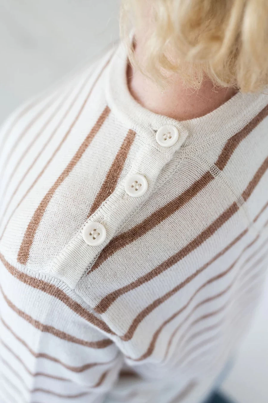 Hot Bow & Arrow White & Cinnamon Brenton Crew | Bow & Arrow