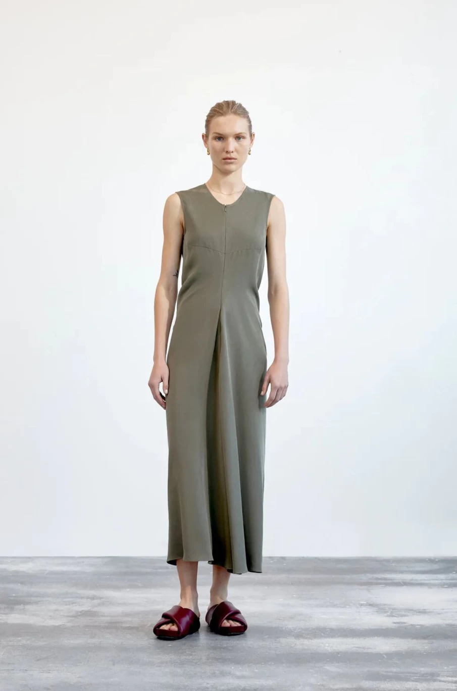 Wholesale Foemina Addison Dress, Earthy Green | Foemina