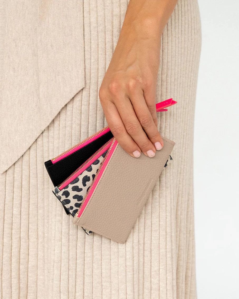 New Arlington Milne Compact Wallet, Black | Arlington Milne